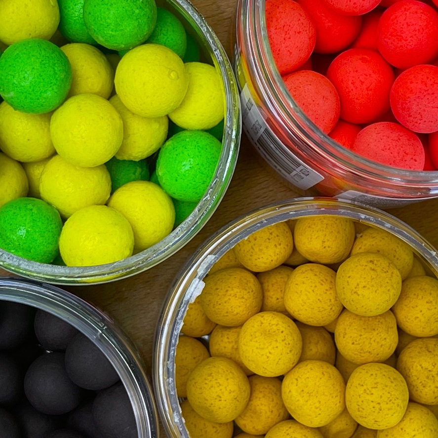 Plovoucí boilies na kapry: proč lovit s pop-up boilies