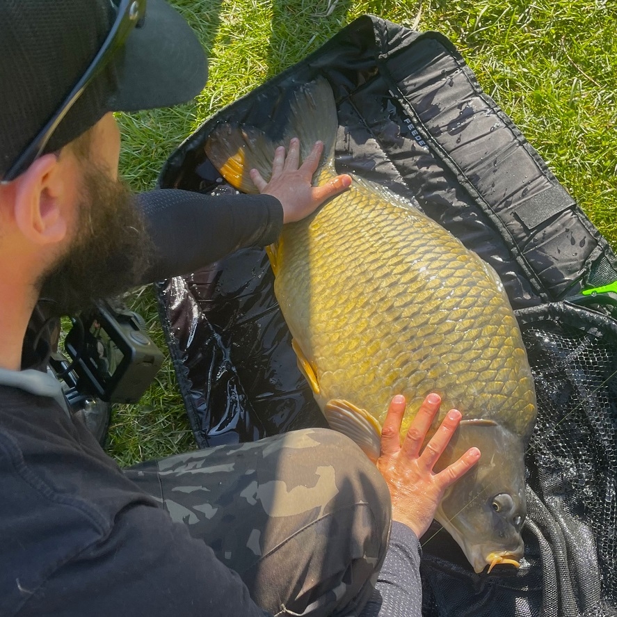 Lov velkých kaprů na method feeder: jak na to