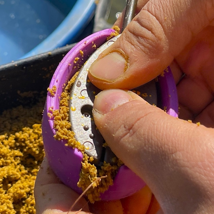 Krmítka na method feeder: jak vybrat krmítko na method