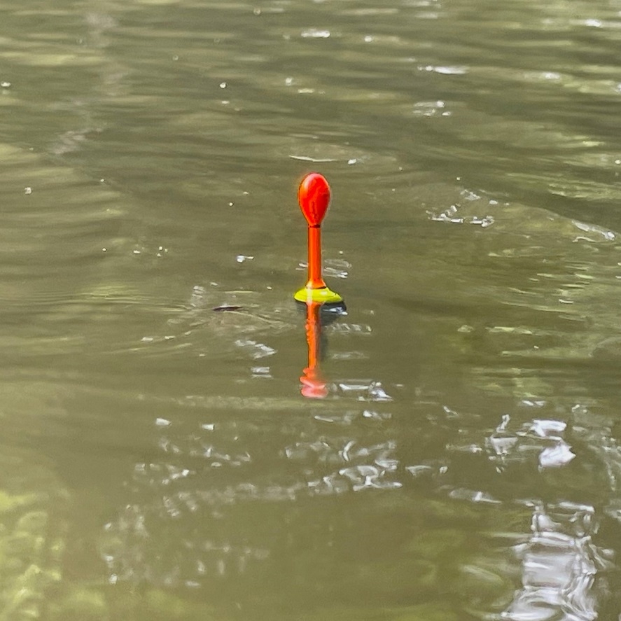 Rybaření na splávek: jednoduchá montáž na splávek