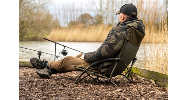 AVID - Křeslo Revolve Low Chair