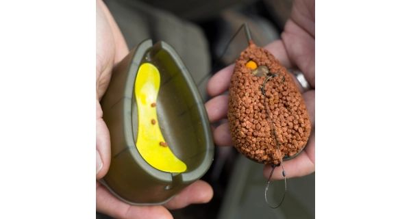 AVID - Krmítko Carp Method Feeder Large 3 oz 2 ks