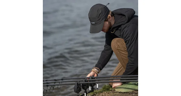 AVID - Kšiltovka Stealth Black Waterproof 5-Panel Cap