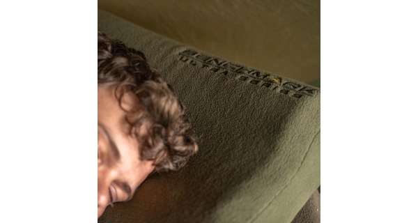 AVID - Polštář Benchmark Ultra Memory Foam Pillow