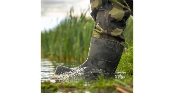 AVID - Prsačky Distortion Camo Chest Waders vel. 42