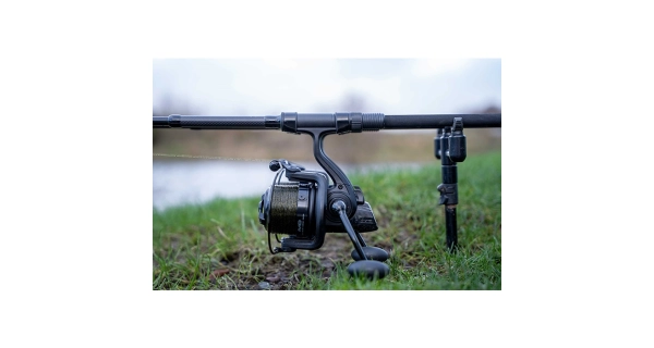 AVID - Prut Carp Revolve R 3 m 3 lb