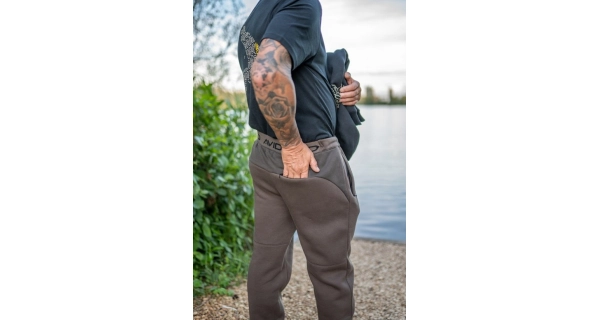 AVID - Tepláky Compound Joggers Brown vel. L