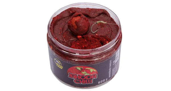 BLACK CARP - Těsto Pasta 600 g Jahoda Chilli