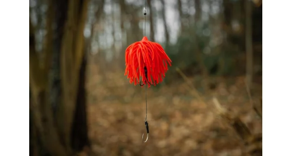 BLACK CAT - Chobotnička Real Worm Teaser Red 120 g