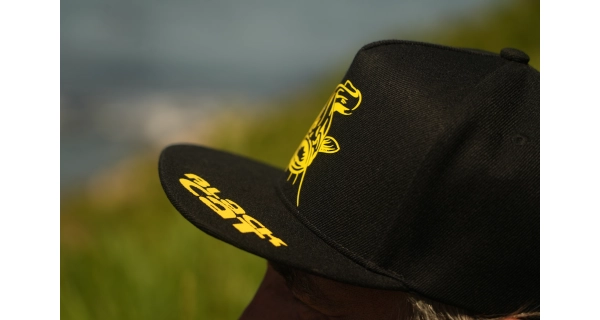BLACK CAT - Kšiltovka Black Flat Peak Cap