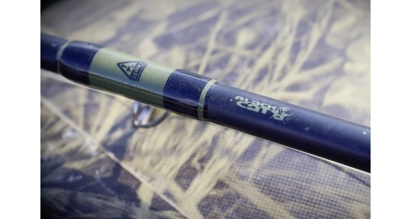 BLACK CAT - Prut Blade 300 3 m 40 lb 2 díly