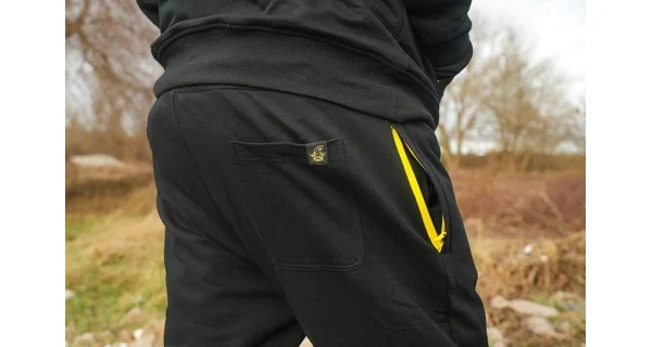 BLACK CAT - Tepláky Black Joggers vel. 3XL