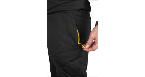 BLACK CAT - Tepláky Black Joggers vel. XL
