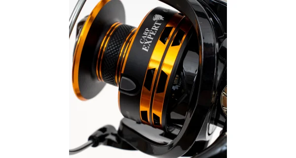 CARP EXPERT - Naviják Black Shadow Light Feeder 4000