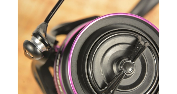 CARP EXPERT - Naviják Purple Feeder 6000