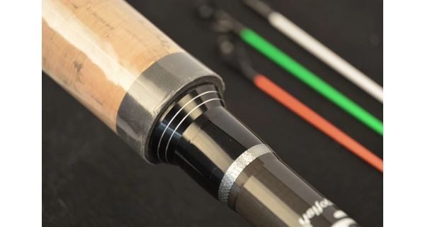 CARP EXPERT - Prut Hard River 3,9 m 250 g 3 díly