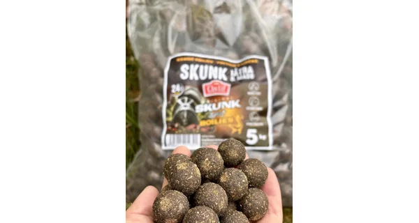 CHYTIL - Krmné boilies 20 mm 5 kg Skunk Játra & Maso