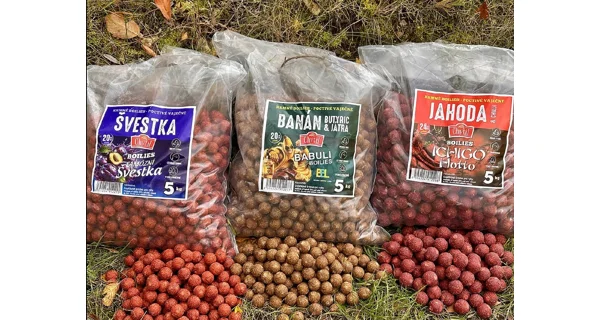 CHYTIL - Krmné boilies 20 mm 5 kg Švestka