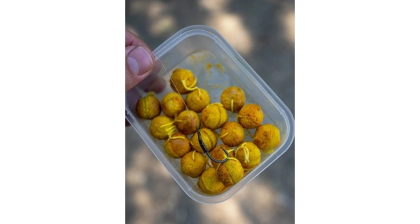CHYTIL - Rohlíkový boilies Maxi 20 mm 60 g Med