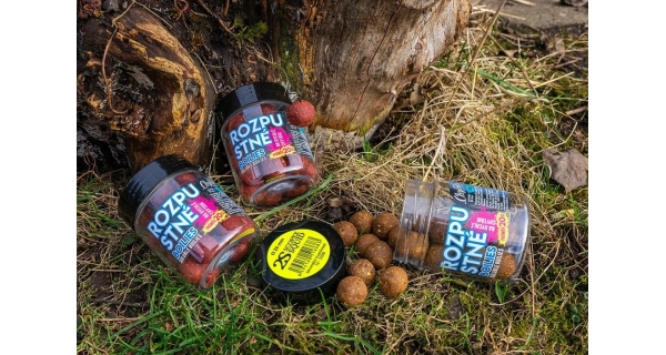 CHYTIL - Rozpustné boilies 16 mm 120 g Skunk