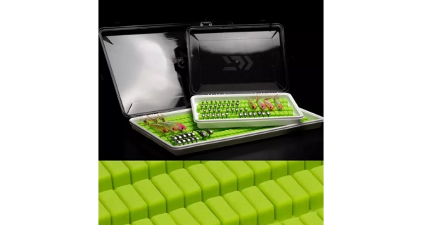 DAIWA - Krabička D-Box Shallow Universal Small 21,7 x 16,4 x 3,3 cm