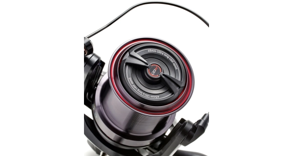 DAIWA - Naviják Whisker 45 SCW QD OT se dvěmi náhradními cívkami