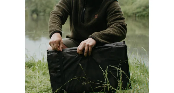 DELPHIN - Podložka pod ryby CarpMAT BANX Camo 90x50 cm
