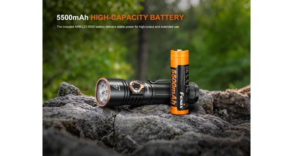 FENIX - Nabíjecí LED svítilna E40R