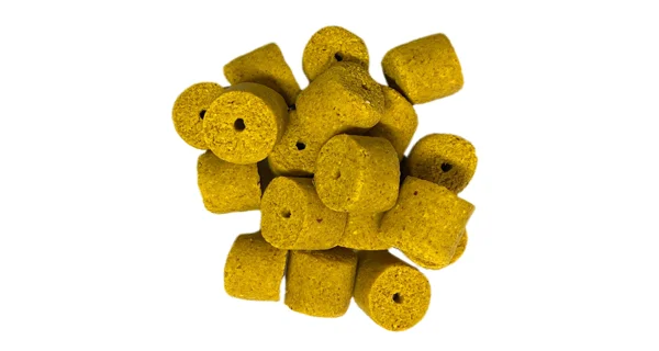 FISHMAX - Chytací pelety Kukuřice 15 mm 1 kg