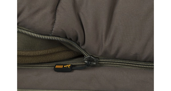 FOX - Lehátko se spacákem Flatliner 8 Leg 5 Season System