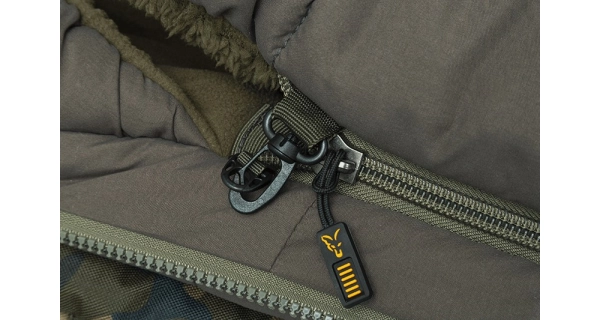 FOX - Lehátko se spacákem Flatliner 8 Leg 5 Season System