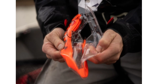 FOX RAGE - Gumová nástraha Slick Eel UV Red Wake vel. 1/0 28 cm