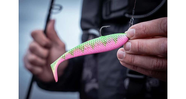 FOX RAGE - Gumová nástraha Zander Pro Shad UV Golden Shiner 14 cm