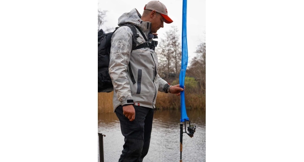 FOX RAGE - Návlek Rod Shield Spin 205 cm Modrý