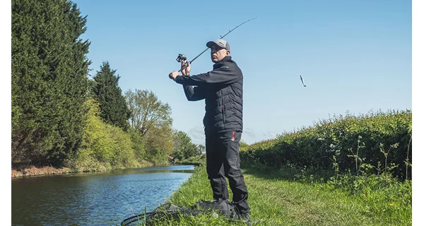 FOX RAGE - Prut Warrior Zander Jigger 2,1 m 10-30 g 2 díly