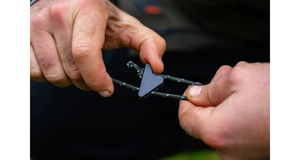 FOX - Sada Kolíků a šňůr v pouzdře R-Series Bivvy Storm Pack