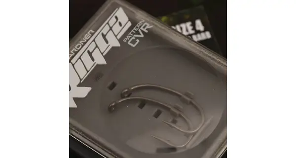 GARDNER - Háčky Curved Rigga Hooks (CVR) Barbed vel. 6 10 ks