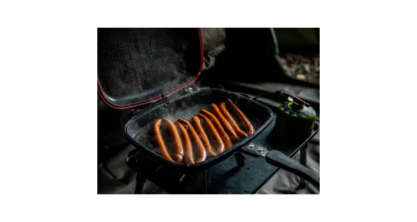GIANTS FISHING - Akční set Pánev na vaření Eazi Pan Large + Sada nerezových příborů
