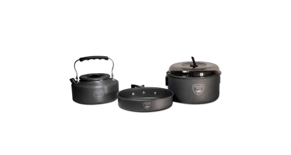 GIANTS FISHING - Akční set Sada nádobí s konvičkou + Nerezový thermo hrnek 400 ml