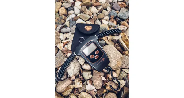 GIANTS FISHING - Digitální váha Digital Scale 50 kg + Neoprenový obal ZDARMA!