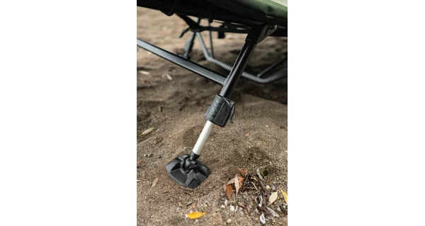 GIANTS FISHING - Lehátko Deluxe FX Bedchair 8Leg