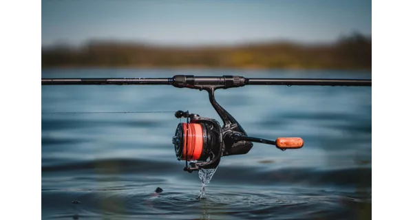 GIANTS FISHING - Naviják Deluxe Reel FD 9000 + cívka 9000 ZDARMA!