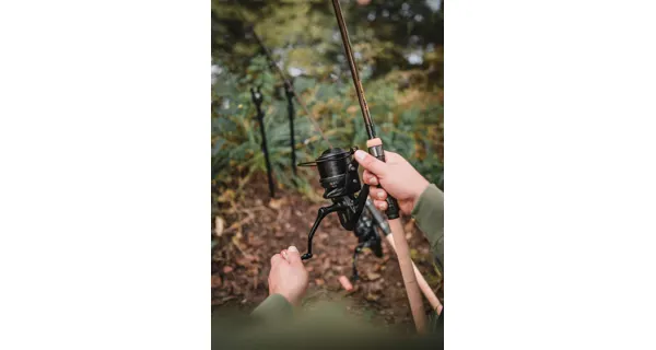 GIANTS FISHING - Naviják Deluxe Reel FD 9000 + cívka 9000 ZDARMA!