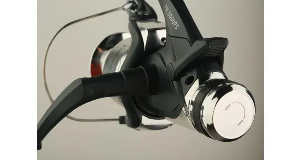 GIANTS FISHING - Naviják TR 5000 FS 1+1 zdarma!
