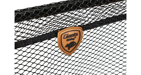 GIANTS FISHING - Podběrák Deluxe Landing Net Rubber Medium 70x60 cm