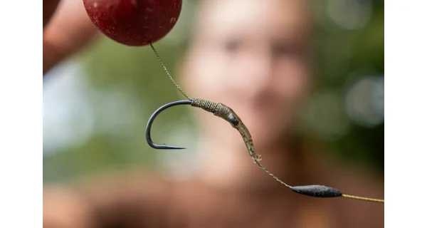 GIANTS FISHING - Rovnátka na háček Line Aligner-Large Camo 10 ks