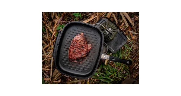 GIANTS FISHING - Set Pánev na vaření Eazi Pan Medium + Nerezový thermo hrnek 400 ml