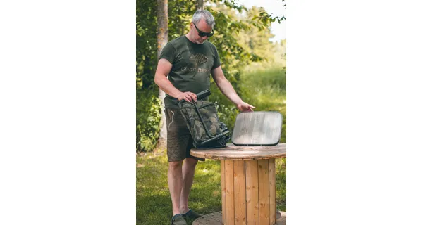 GIANTS FISHING - Skládací stolek s taškou Folding Table with Bag