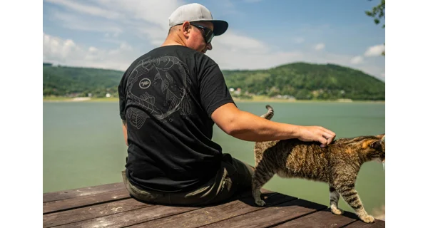 GIANTS FISHING - Tričko Kapři v kruhu vel. L