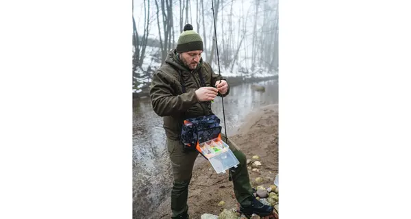 GIANTS FISHING - Vláčecí ledvinka Spinning Waist/Leg Bag